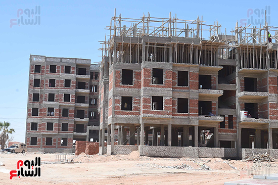 رئيس الوزراء يتفقد مشروع إنشاء 2500 وحدة سكنية بديلة لسكان العشوائيات بمدينة حدائق أكتوبر  (15)