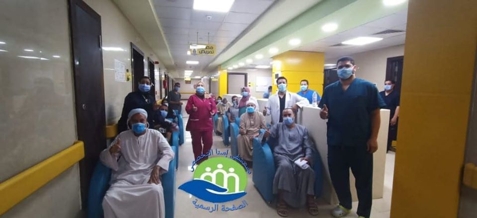 مستشفى إسنا للحجر تعلن خروج 15 حالة تعافى من فيروس كورونا (4)