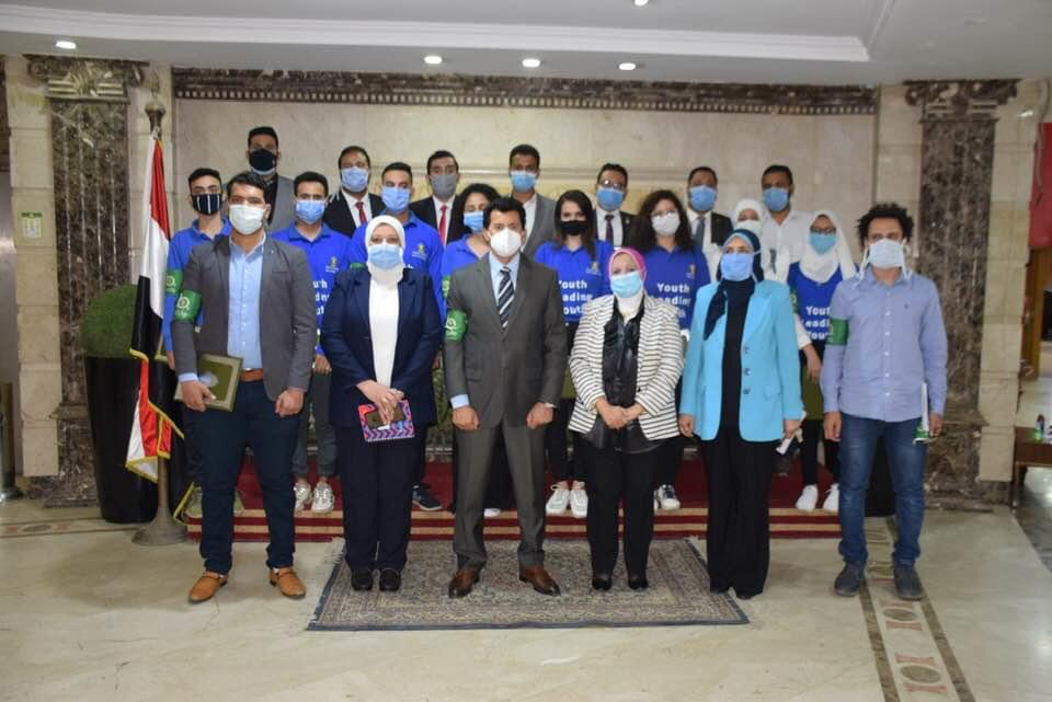 وزير الرياضة وتكريم المتطوعين وزير الرياضة وتكريم المتطوعين