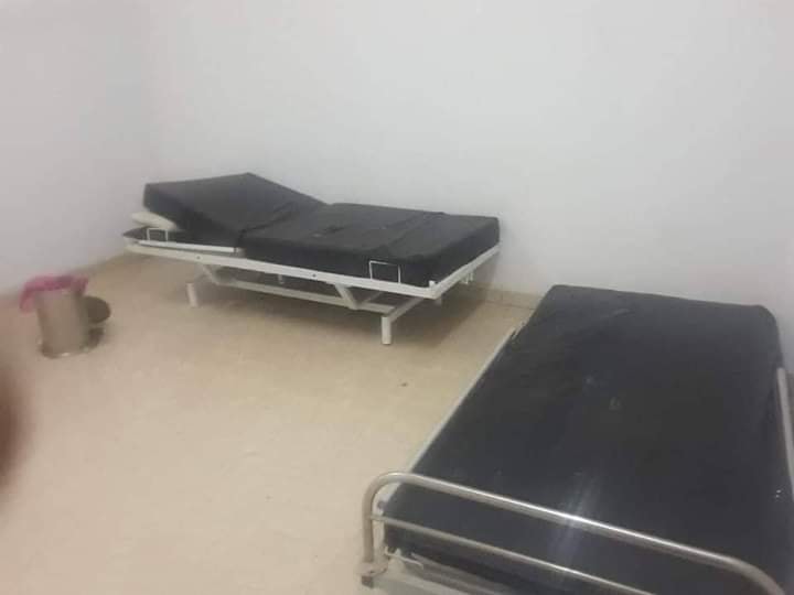 لأول مرة مستشفى حميات الأقصر خاوية من تكدس حالات الإشتباه بكورونا   (4)