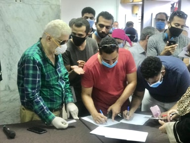 مرتضي منصور وسط اعضاء النادي مرتضي منصور وسط اعضاء النادي