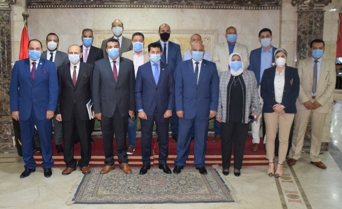 الوزير مع مجلس مراكز الشاب