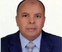 الدكتور مصطفى راشد العبادي عميد كلية التجارة