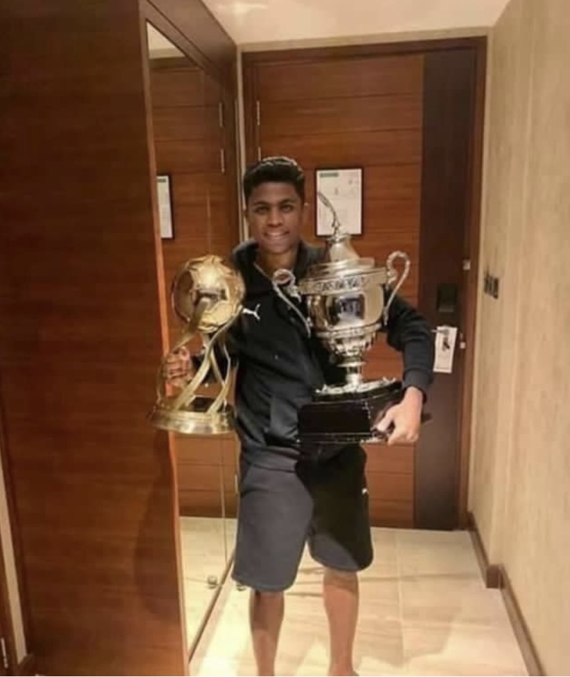 لاعب الزمالك مع الكؤوس لاعب الزمالك مع الكؤوس