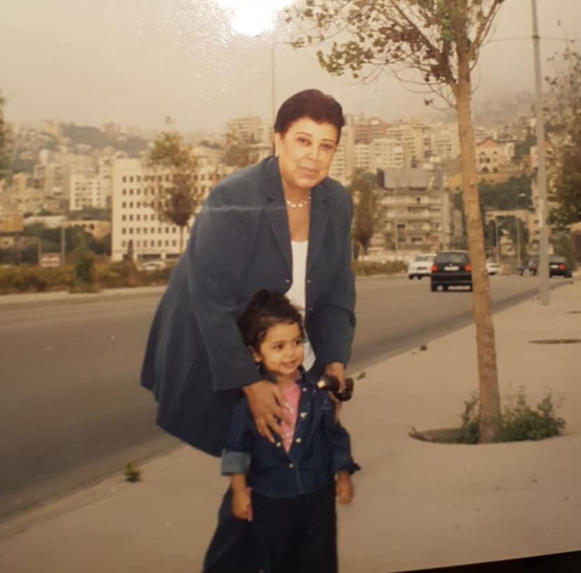 رجاء الجداوي مع حفيدتها روضة هندي (4)