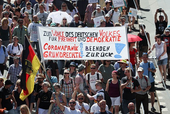 مسيرة الاحتجاج على قيود الحكومة الألمانية