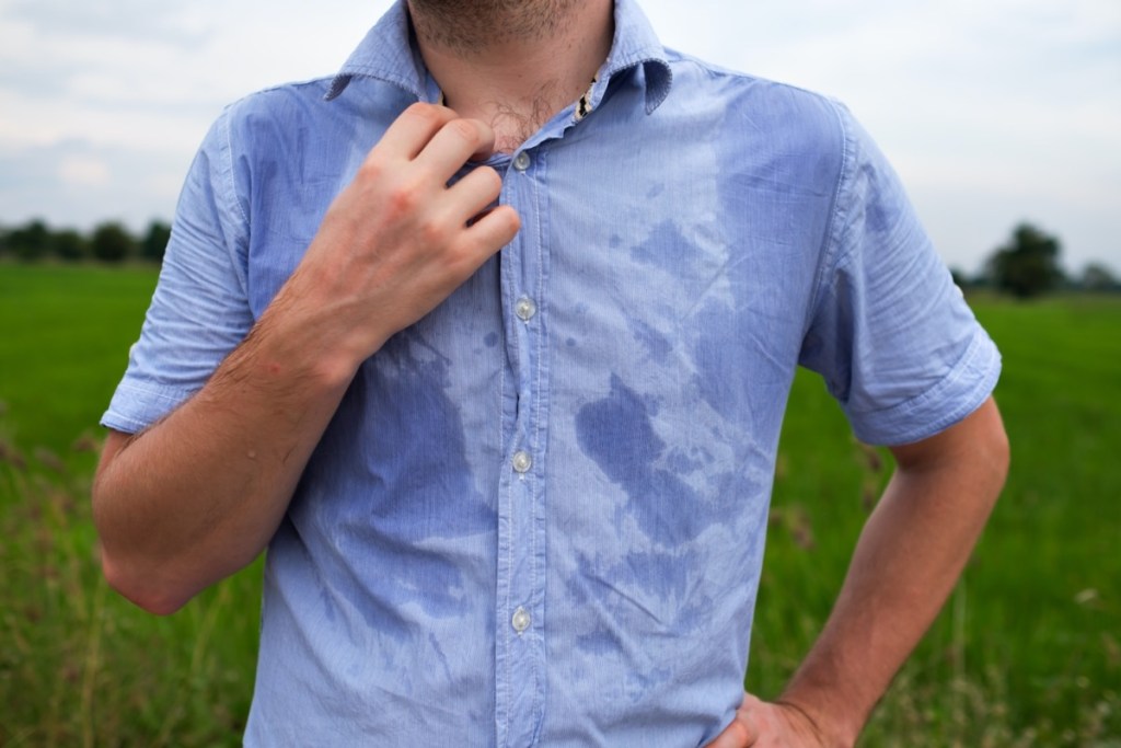 Man-hyperhidrosis-sweating-shirt