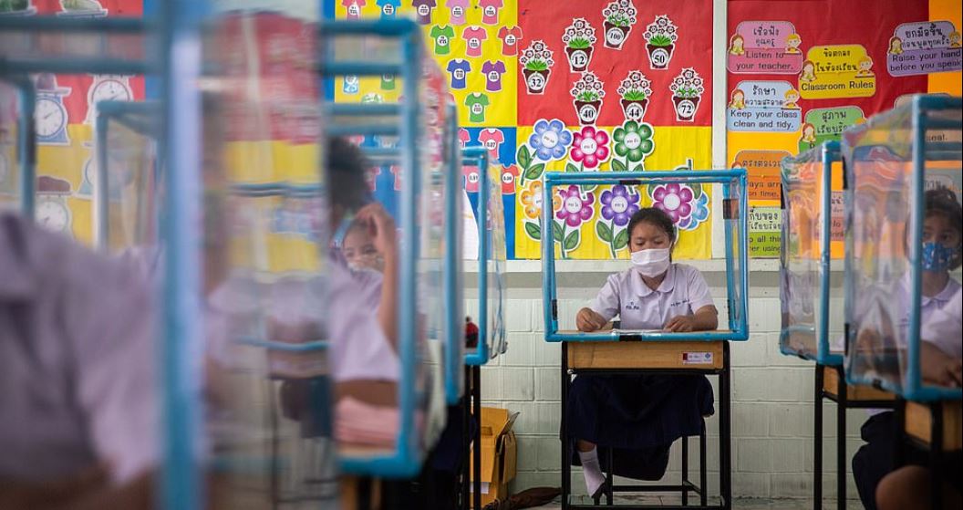  إجراءات الوقاية من فيروس كورونا في مدارس تايلاند (5)