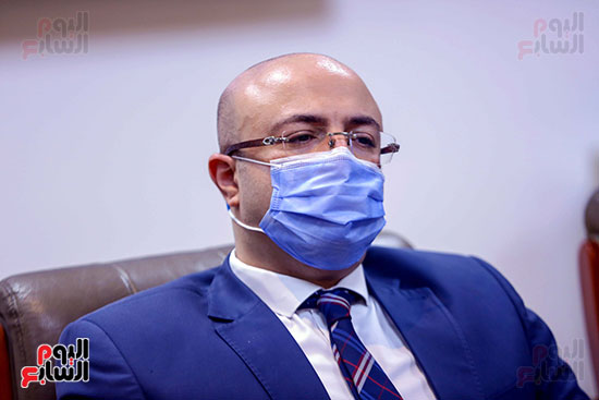رئيس جامعة النهضة ورئيس مجلس الأمناء (12)