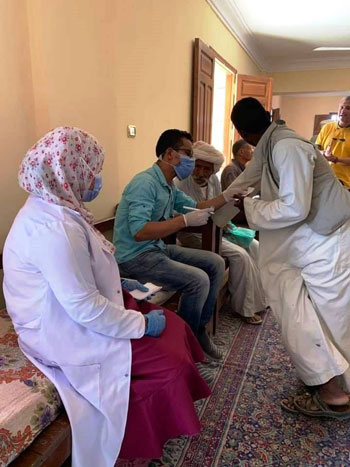 قافلة-طبية-بقرية-وادى-علاقى-بأسوان-(4)