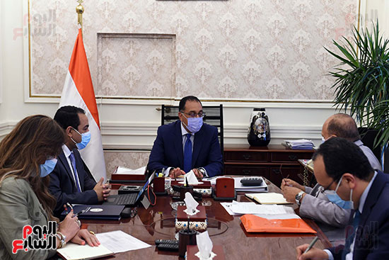 رئيس الوزراء يتابع خطوات إعادة هيكلة الوزارات  (1)