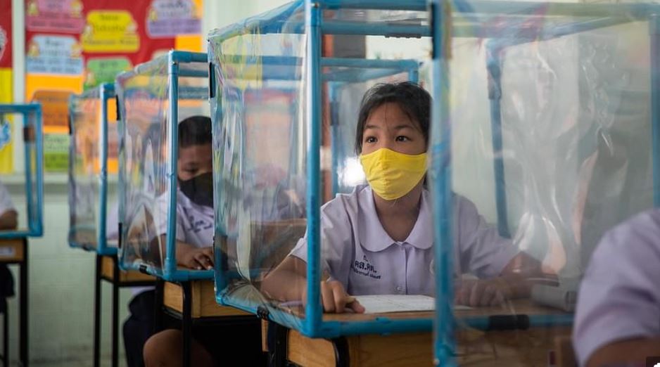  إجراءات الوقاية من فيروس كورونا في مدارس تايلاند (3)