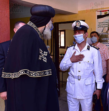 البابا تواضورس يدلى بصوته فى انتخابات مجلس الشيوخ (21)