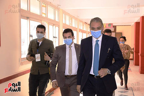 وزير شئون المجالس النيابية (9)