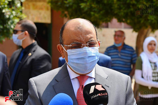 وزير التنميه المحليه (2)