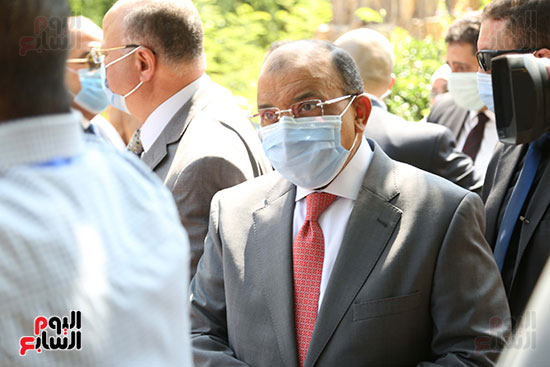 وزير التنمية المحلية ومحافظ القاهرة يتفقدان العملية الانتخابية فى شبرا‎ (1)