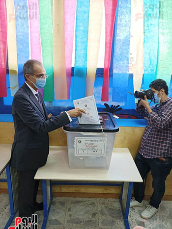 وزير-الاتصالات-(1)