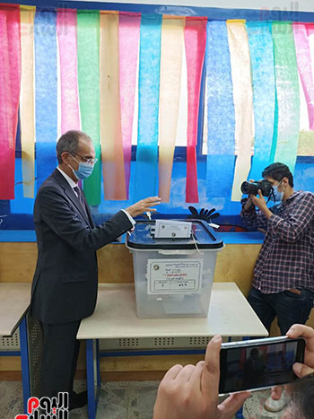 وزير-الاتصالات-(4)