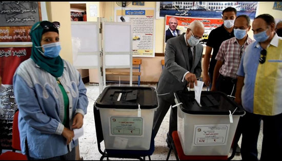 طوابير على لجان الانتخابات فى مدن القناة وسيناء (4)