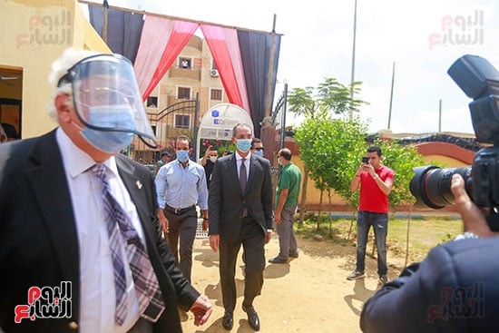 وزير الاتصالات بالمدرسة اليابانية بالشيخ زايد وزير الاتصالات بالمدرسة اليابانية بالشيخ زايد