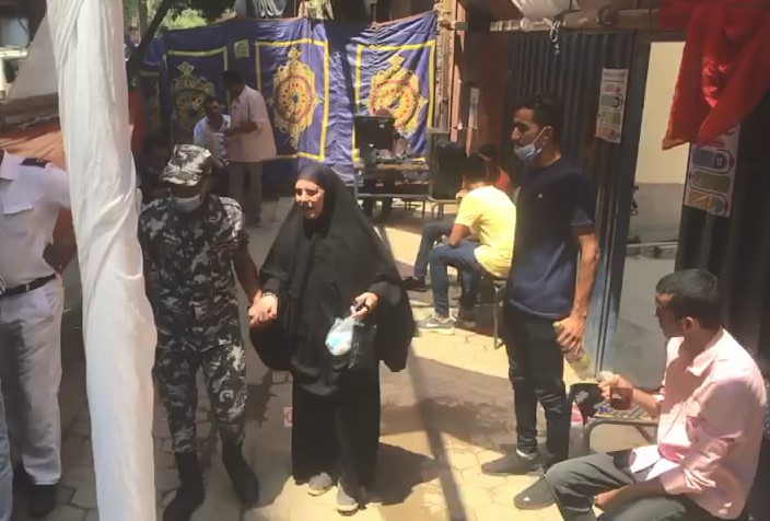 توافد المواطنين توافد المواطنين