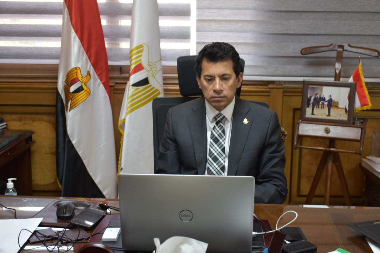 وزير الرياضة (2)