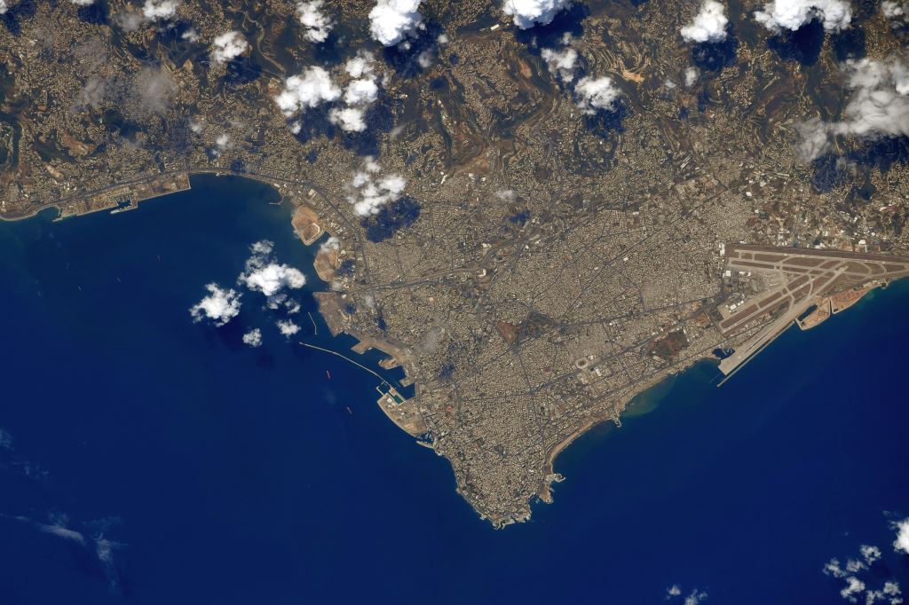صورة لبنان من الفضاء