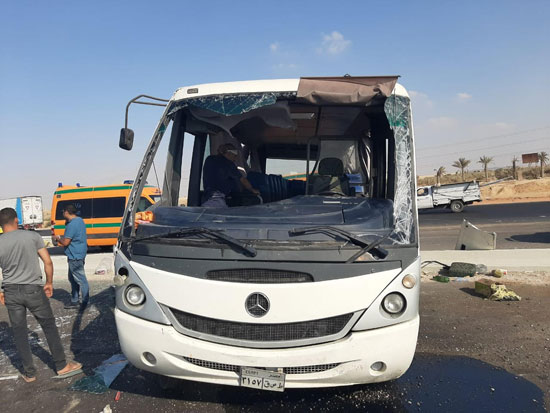 إصابة 3 أساتذة جامعيين فى حادث تصادم (1)
