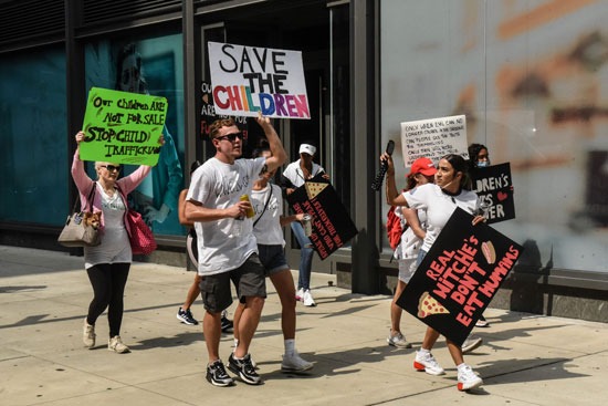 مظاهرات ضد عودة فتح المدارس بنيويورك