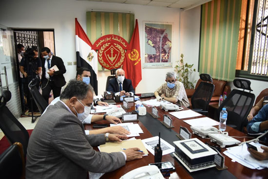 محافظ بورسعيد يتابع سير انتخابات الشيوخ (3)