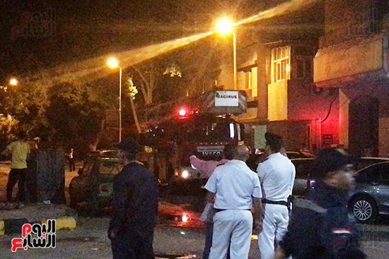 السيطرة على حريق داخل شقة سكنية فى شارع الثورة (2)