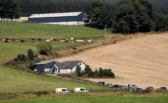 تعزيزات أمنية بمحيط الحادث تعزيزات أمنية بمحيط الحادث