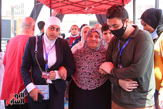 طوابير الناخبين أمام لجان شبرا فى اليوم الثانى لانتخابات الشيو (11)