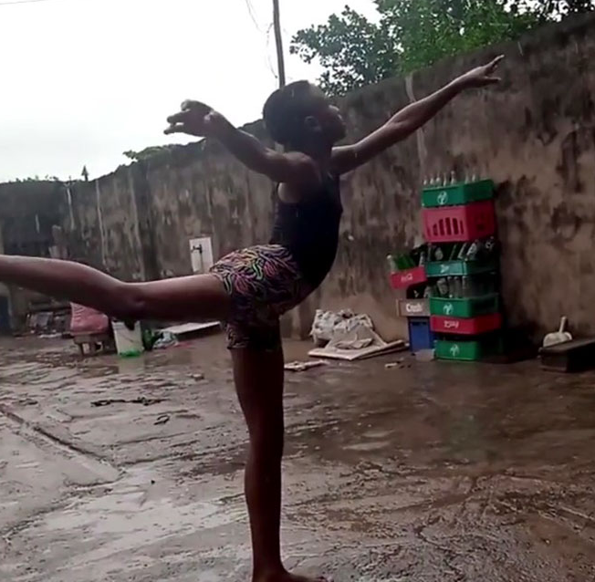 راقص باليه نيجيرى