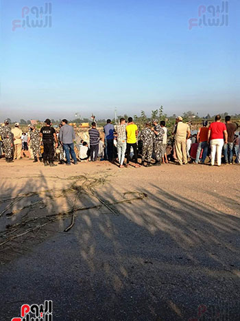 لقطات جديدة من موقع حادث معدية الموت (4)