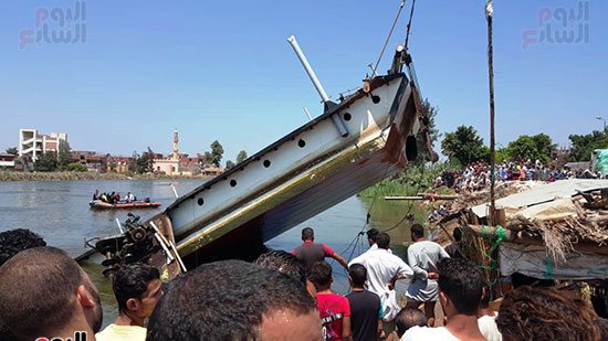 أسر ضحايا حادث المعدية النيلية الغارقة  (4)