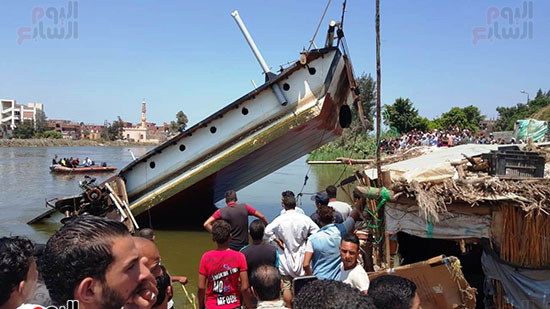 أسر ضحايا حادث المعدية النيلية الغارقة  (5)