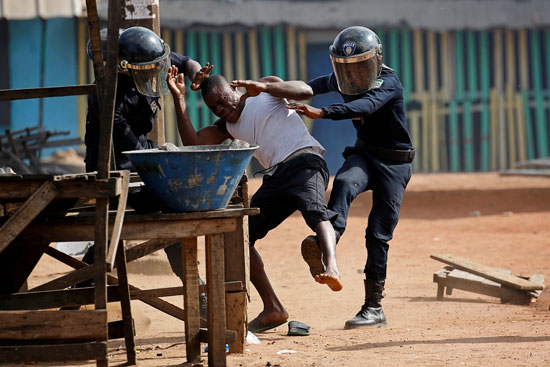 اعتقال متظاهر فى ساحل العاج