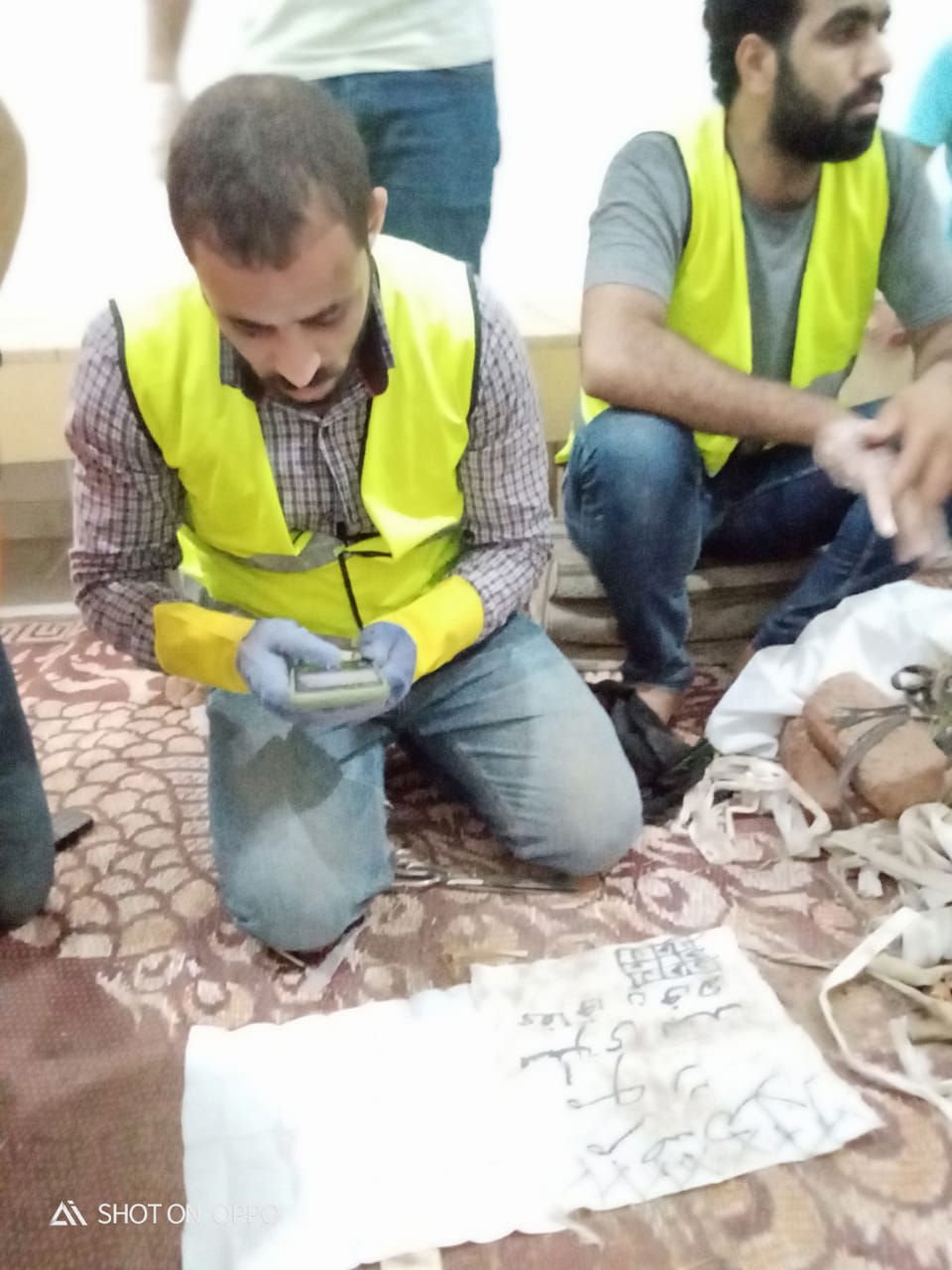 العثور على 306 أعمال سحر متكفنة داخل مقابر بسوهاج (13)