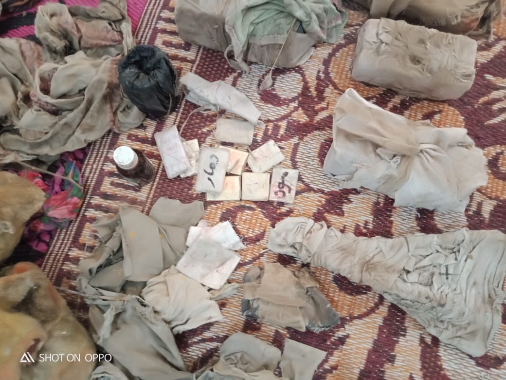 العثور على 306 أعمال سحر متكفنة داخل مقابر بسوهاج (2)