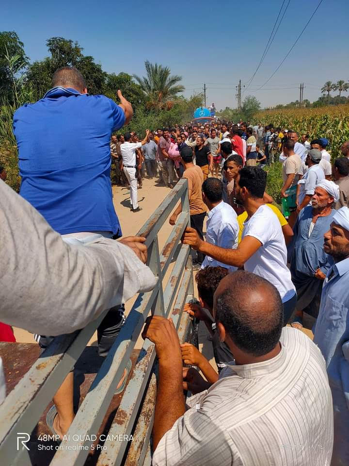 مصرع شخصين فى بيارة صرف صحى بمدينة فايد بالإسماعيلية (2)