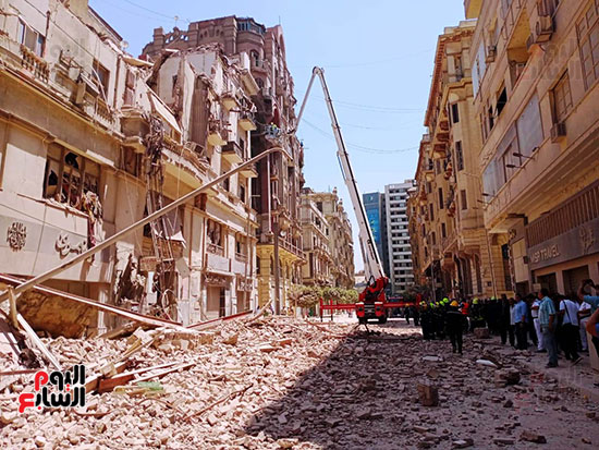 عقار قصر النيل المنهار (4)