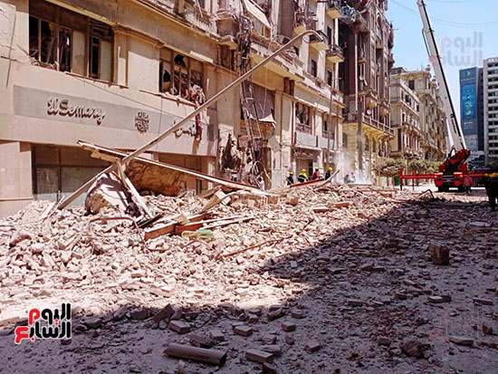 عقار قصر النيل المنهار (1)