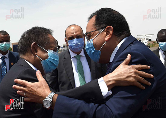 رئيس وزراء السودان يستقبل الدكتور مصطفى مدبولى (11)