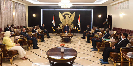 مقابله رئيس المجلس السيادى  (5)