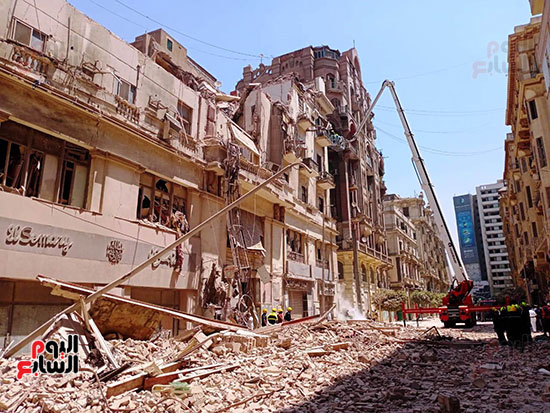 عقار قصر النيل المنهار (2)