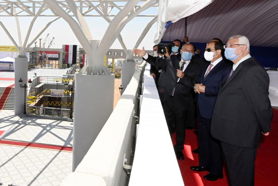 الرئيس عبد الفتاح السيسي داخل محطة مترو عدلي منصور  (5)