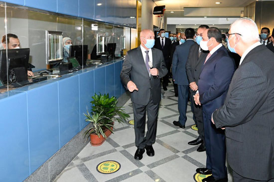 الرئيس عبد الفتاح السيسي داخل محطة مترو عدلي منصور  (4)