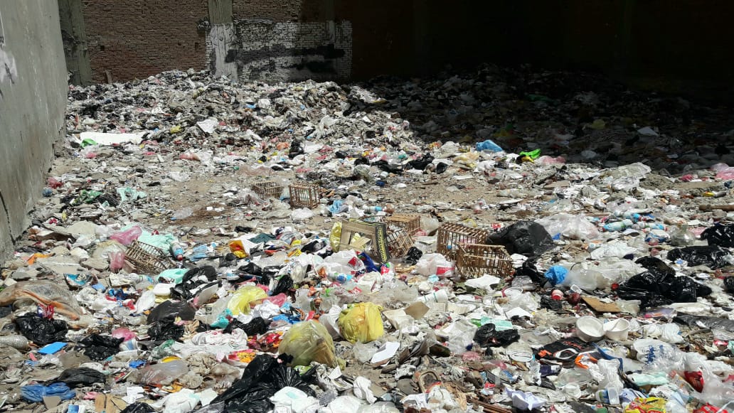 انتشار مقالب القمامة العشوائية بشوارع البحيرة (1)