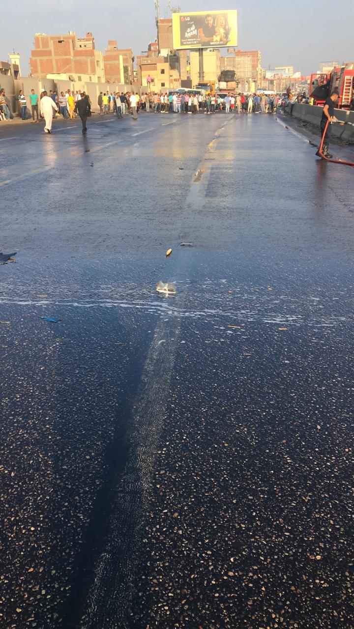 تسرب جاز من سيارة نقل (2)